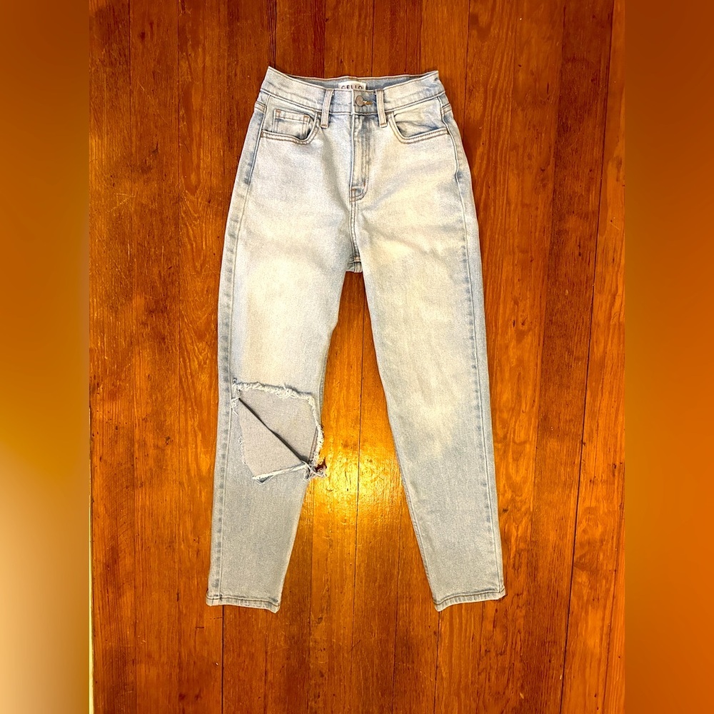 Cello light wash distressed mom jeans size 1, new condition, high rise waist